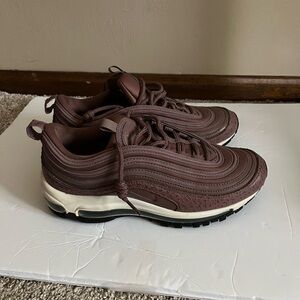 Women’s Air Max shoe